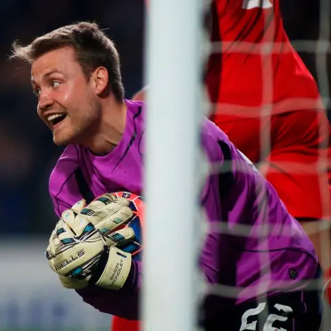 Football: Liverpool into FA Cup semis