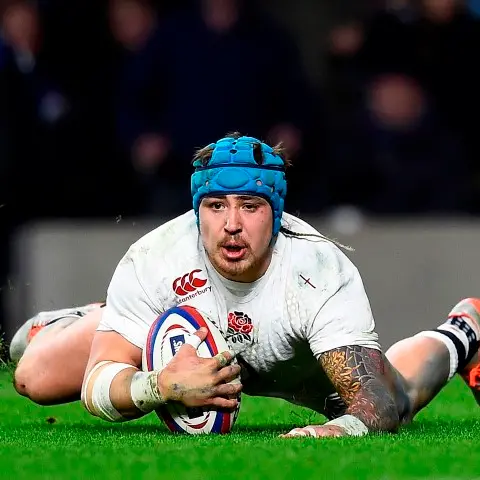 Rugby: England hammer France, in vain