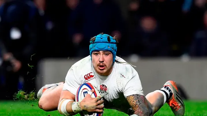 Rugby: England hammer France, in vain
