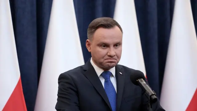Wave of criticism after Polish Holocaust bill signed