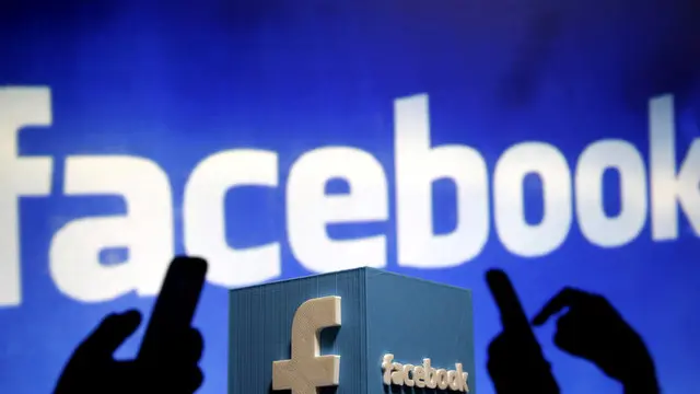Facebook tests splitting News Feed in two