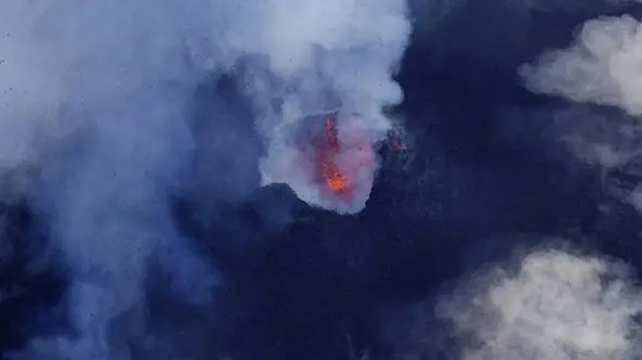 Vanuatu volcano spurs full evacuation of Ambae island