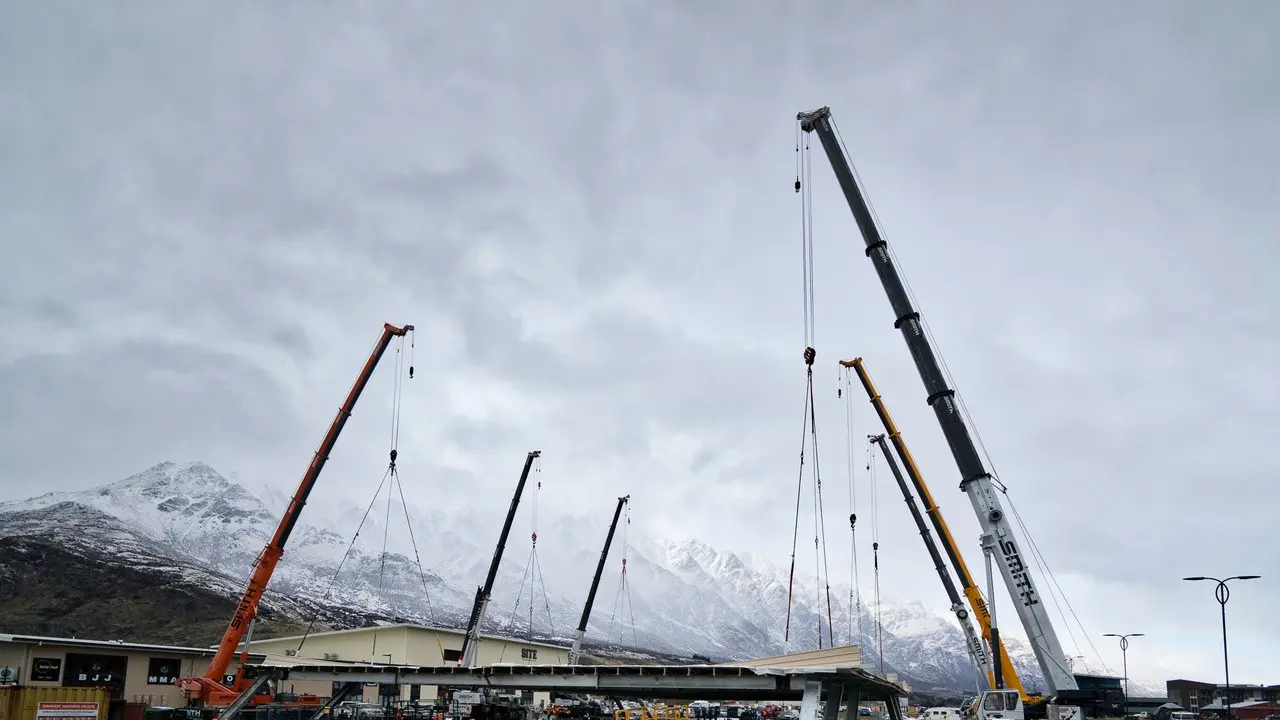 Weather challenges roof lift operation