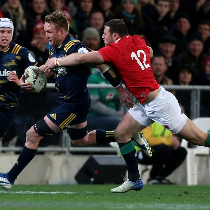 Gareth Evans signs two-year deal with Hurricanes