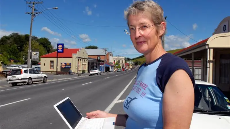 Lawrence plans free wireless Internet