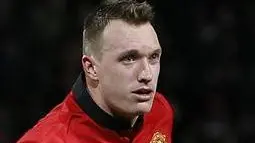 Football: Phil Jones extends Man United contract
