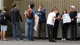 Protesters relaxed about anti-protest protester