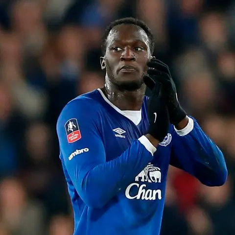 Football: Everton send Chelsea out of FA Cup