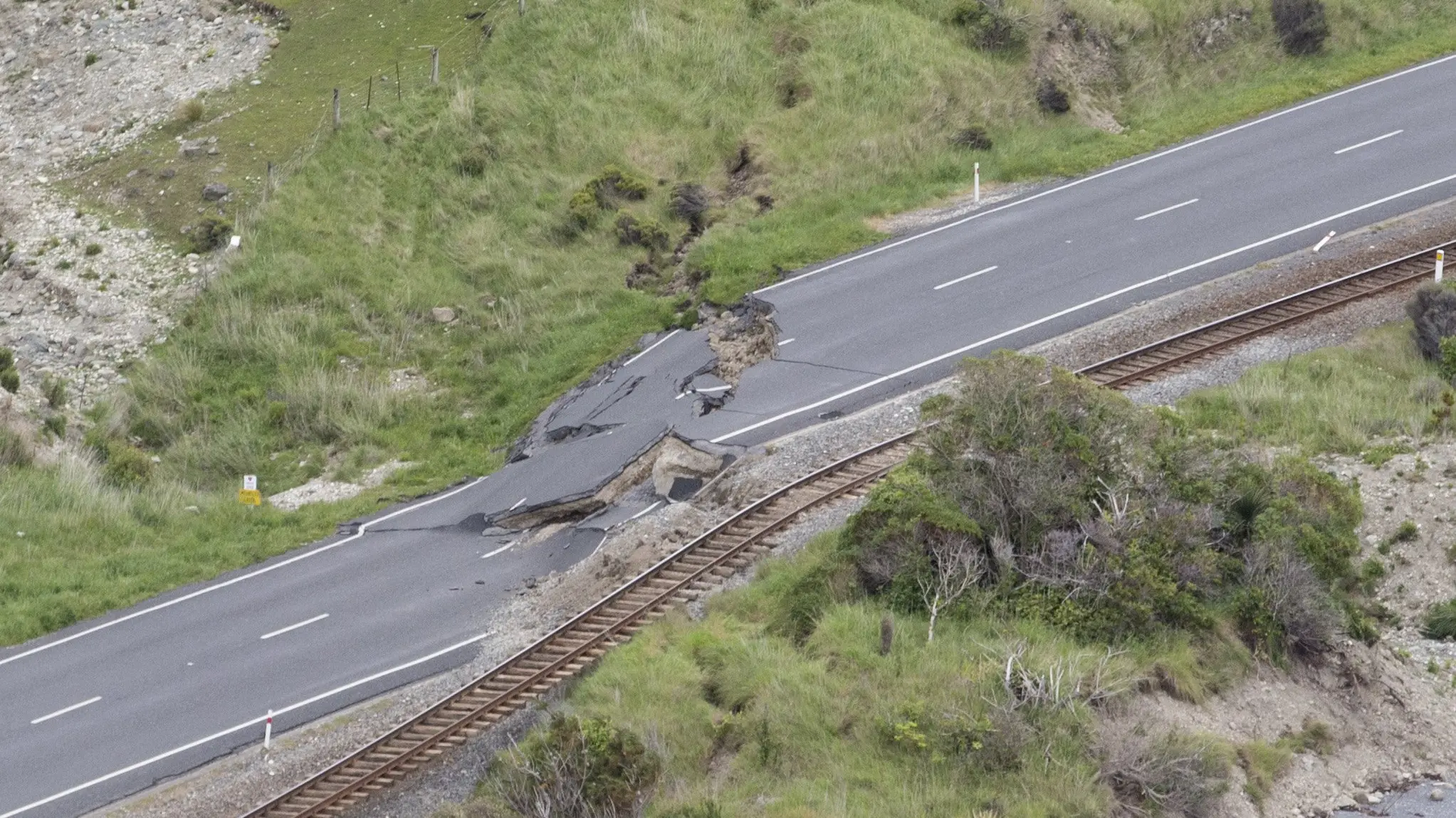 Picton-Chch highway closed for months: minister