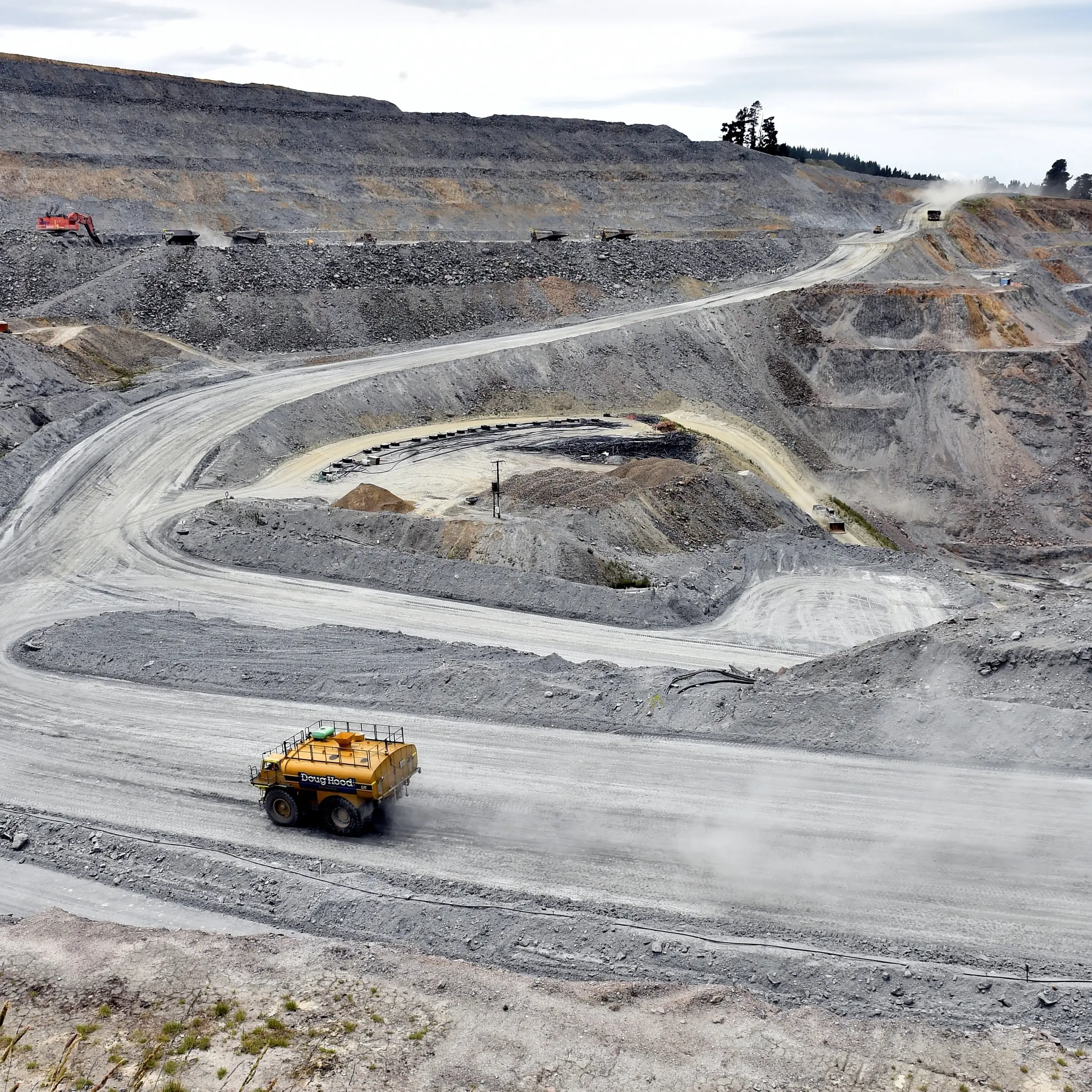 Oceana takes mine fight to court
