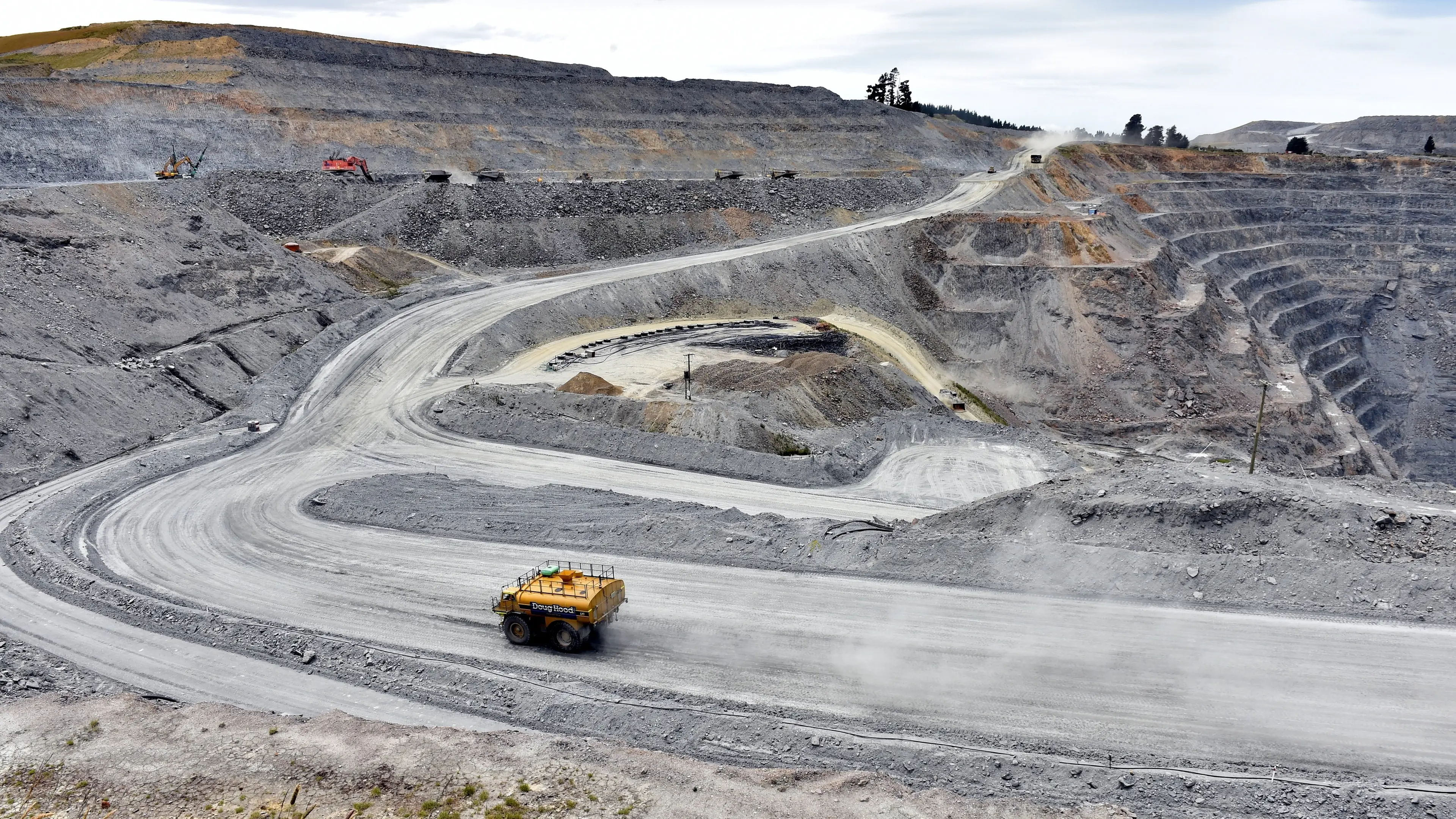 Oceana takes mine fight to court