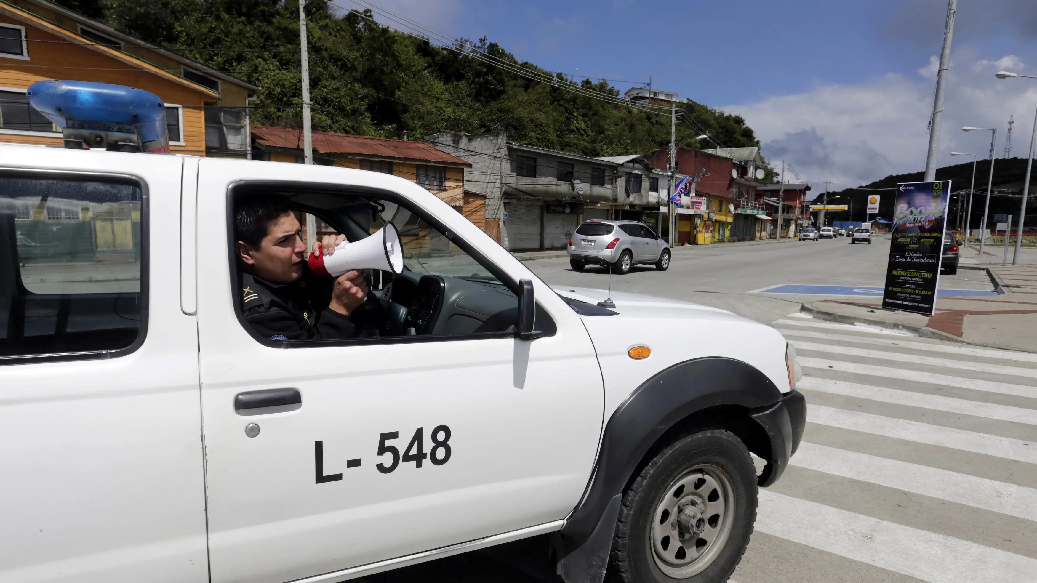 7.6 quake jolts Chile resort region