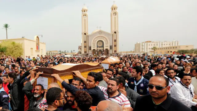Families gather after Egypt church attack
