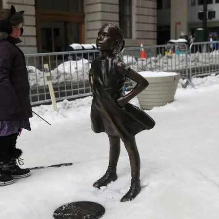 Wall St's 'Charging Bull' artist sees red over girl statue