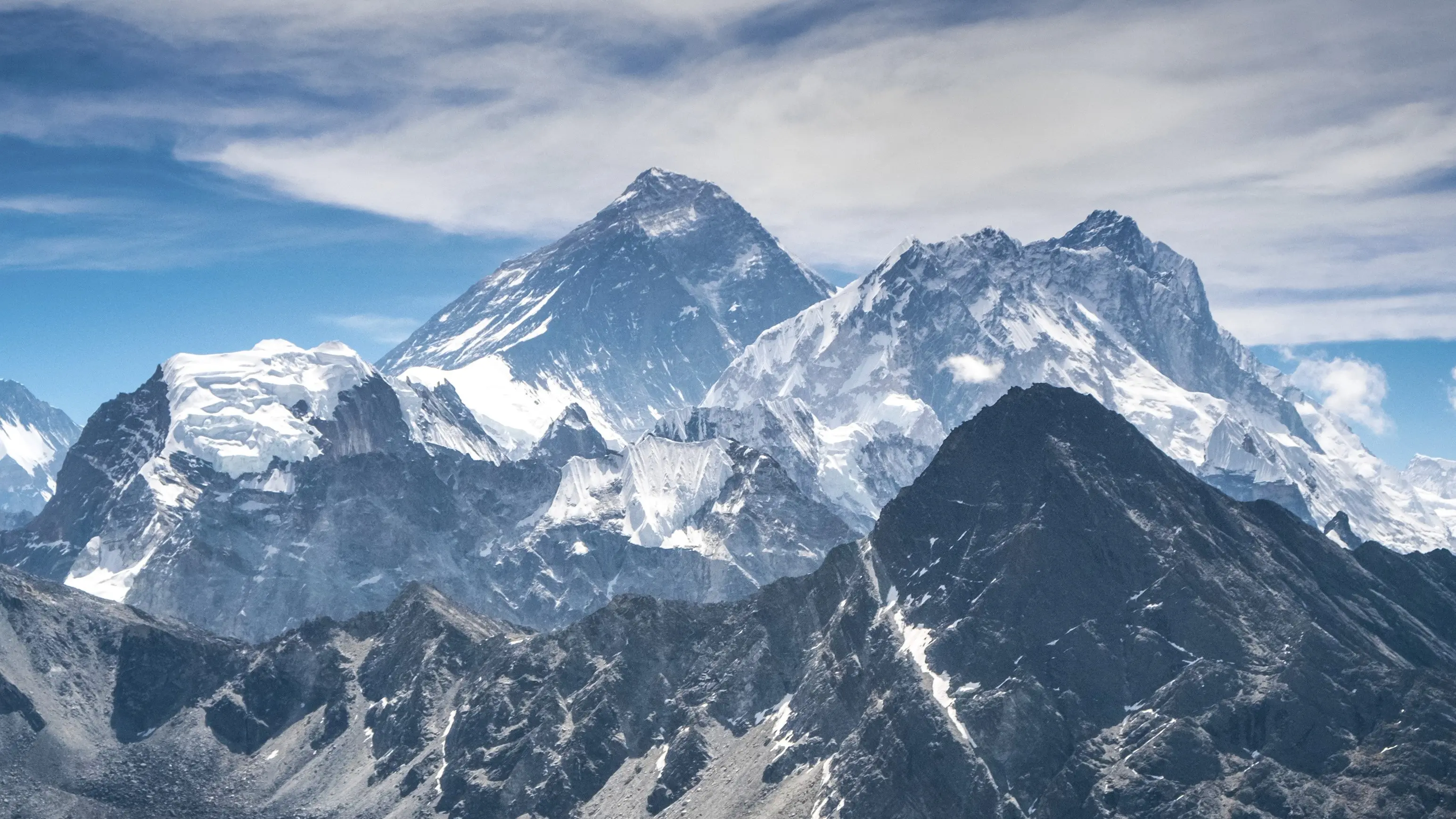 Three Indian climbers die on crowded slopes of Everest