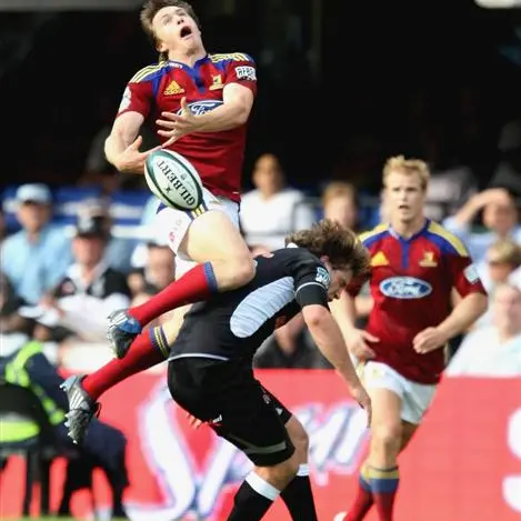 Rugby: Sharks fumble way to victory