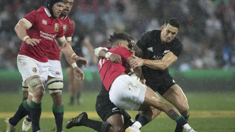 Sonny Bill sees red