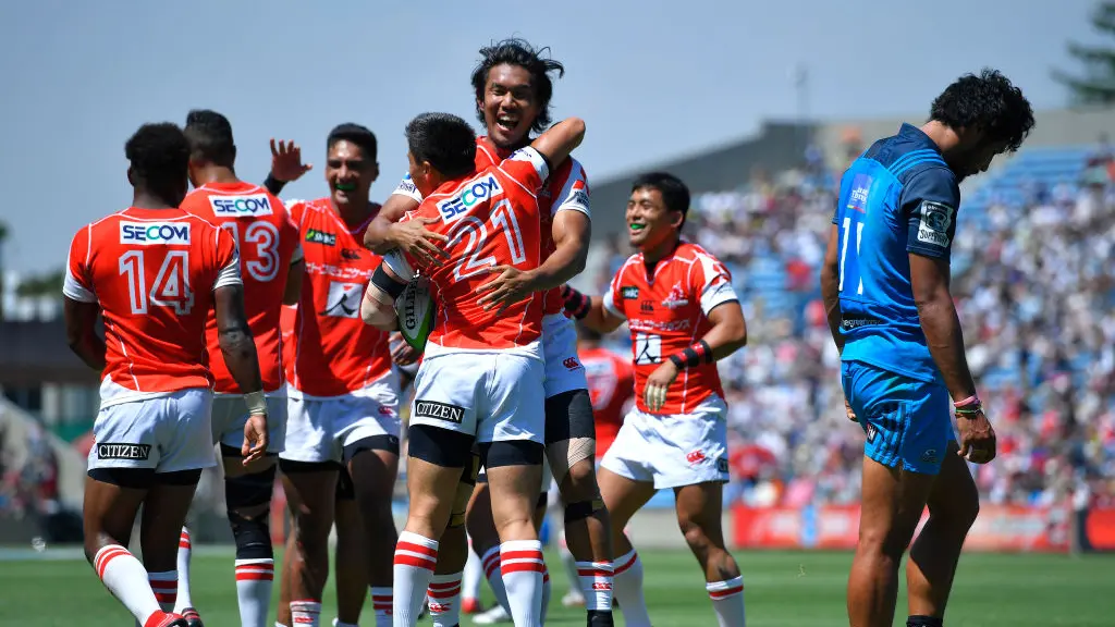 Sunwolves humiliate Blues