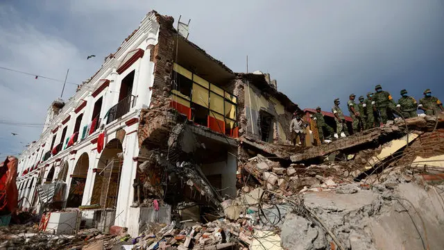 Mexico's strongest quake in 85 years kills dozens