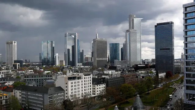WW2 bomb sparks Frankfurt evacuation