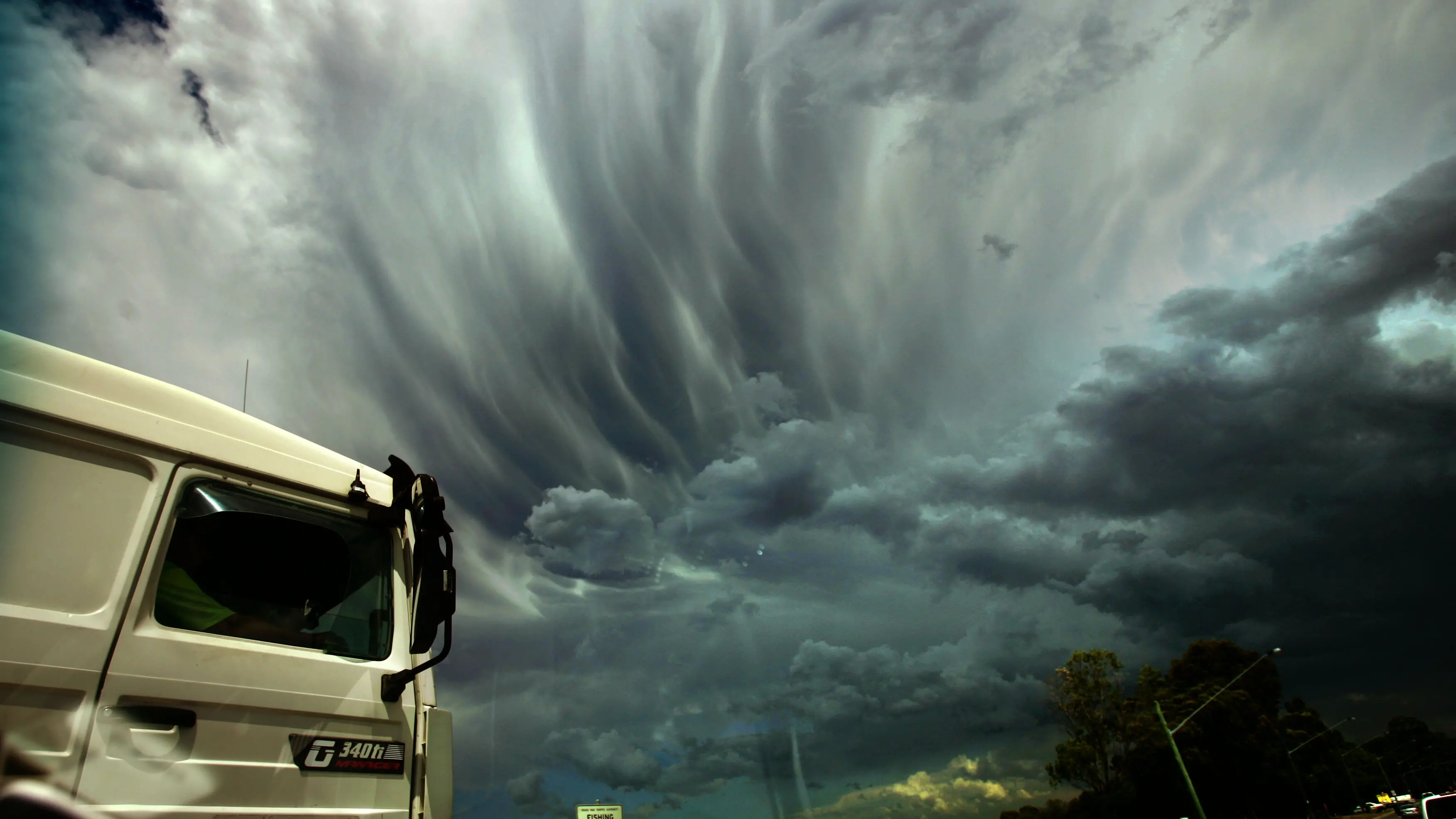 Rare 'hurricane' cloud seen over Dunedin