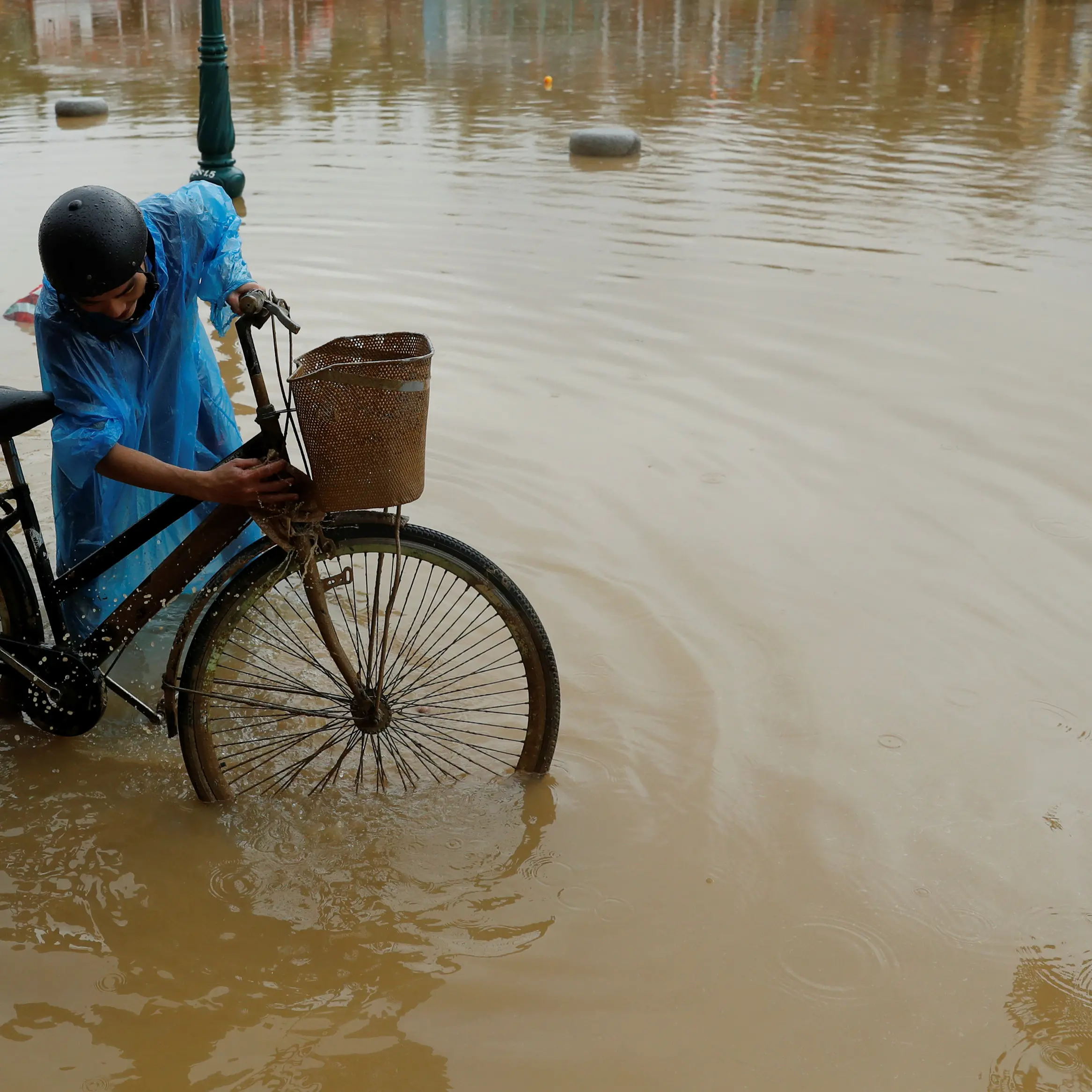 Reservoirs dangerously full before APEC summit