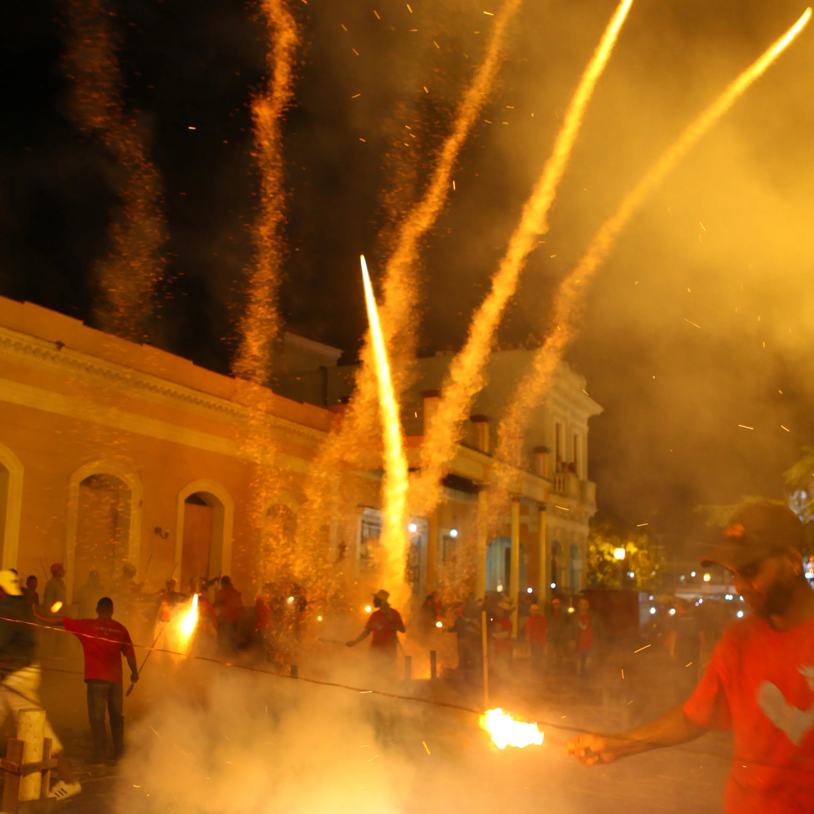 Fireworks explosion injures 39 at Cuban festival