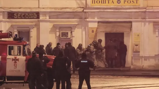 Ukraine hostages freed after police storm post office