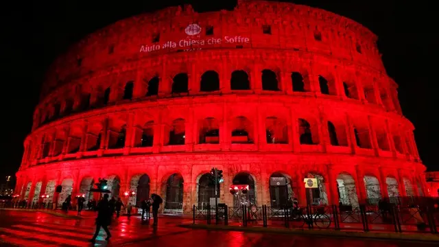 Colosseum red in protest of Pakistan blasphemy law