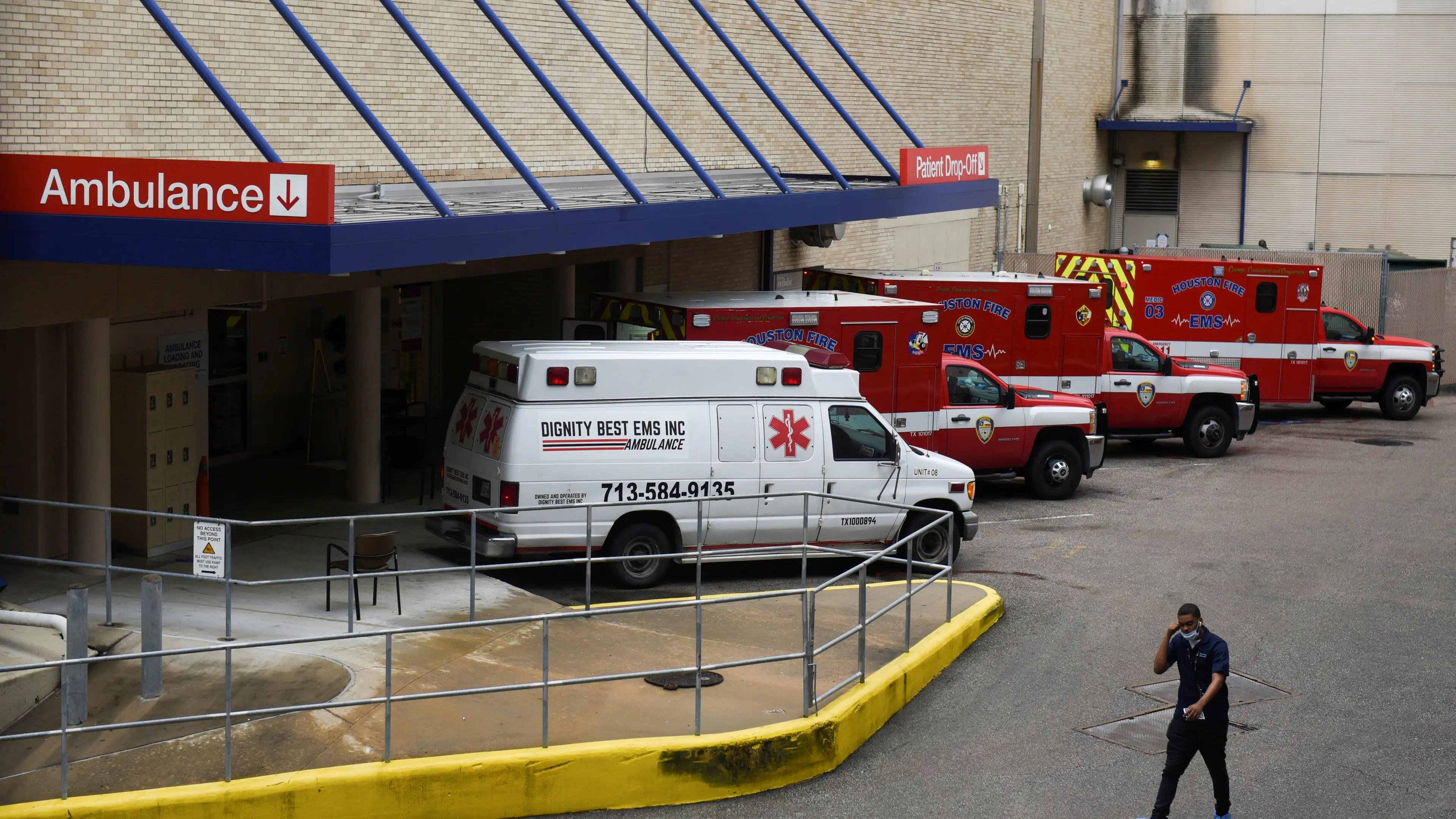 US sets one-day record for Covid-19 cases