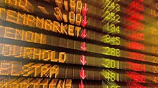 Dollar drops on PM John Key's resignation