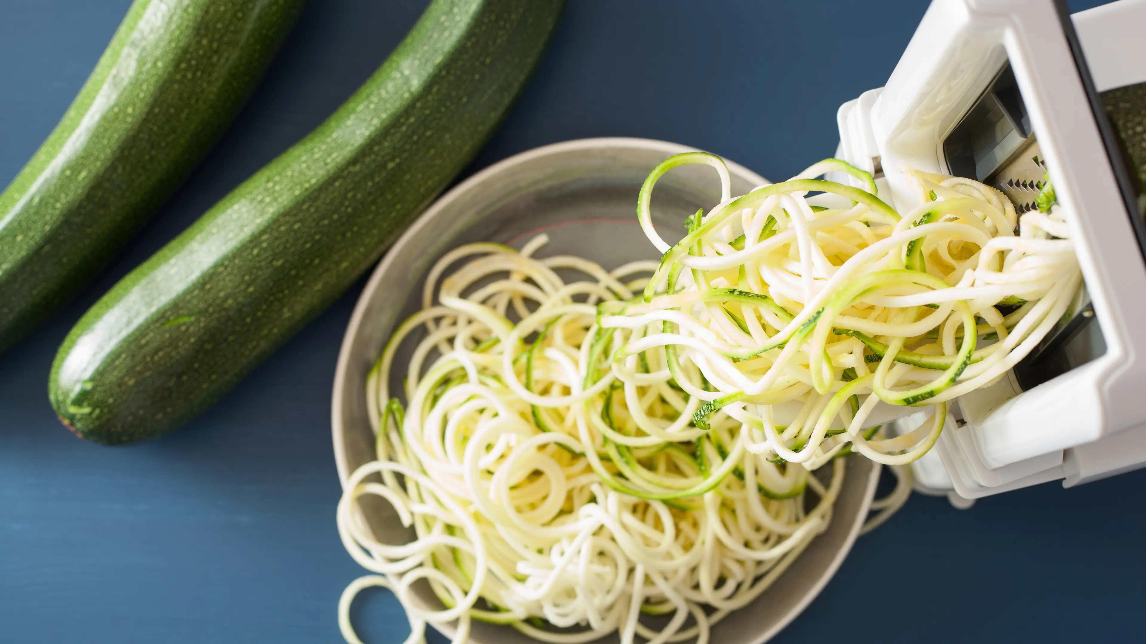 Vitamins A and C, potassium, folate, fibre — zucchinis packed with zing Chicken and pesto zoodles