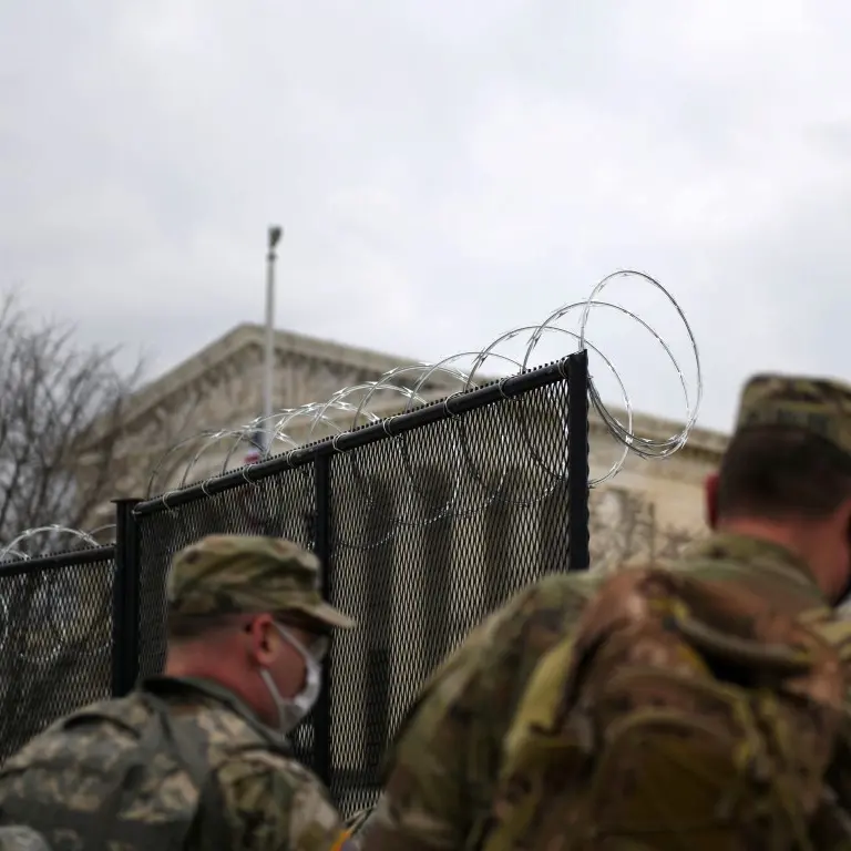 Vehicle checks, landmarks closed in Washington