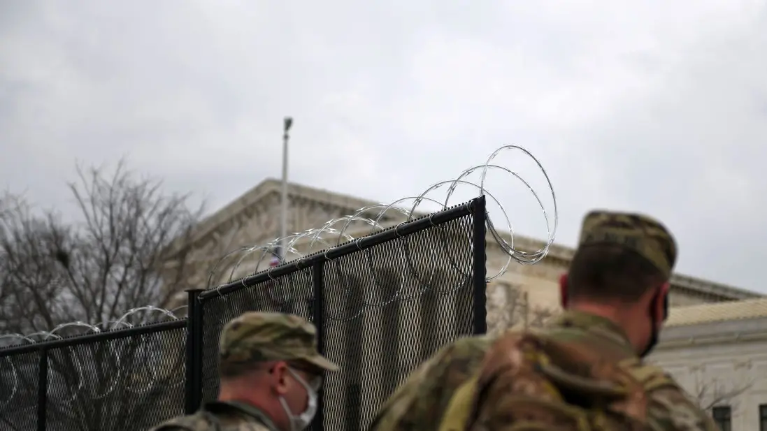 Vehicle checks, landmarks closed in Washington