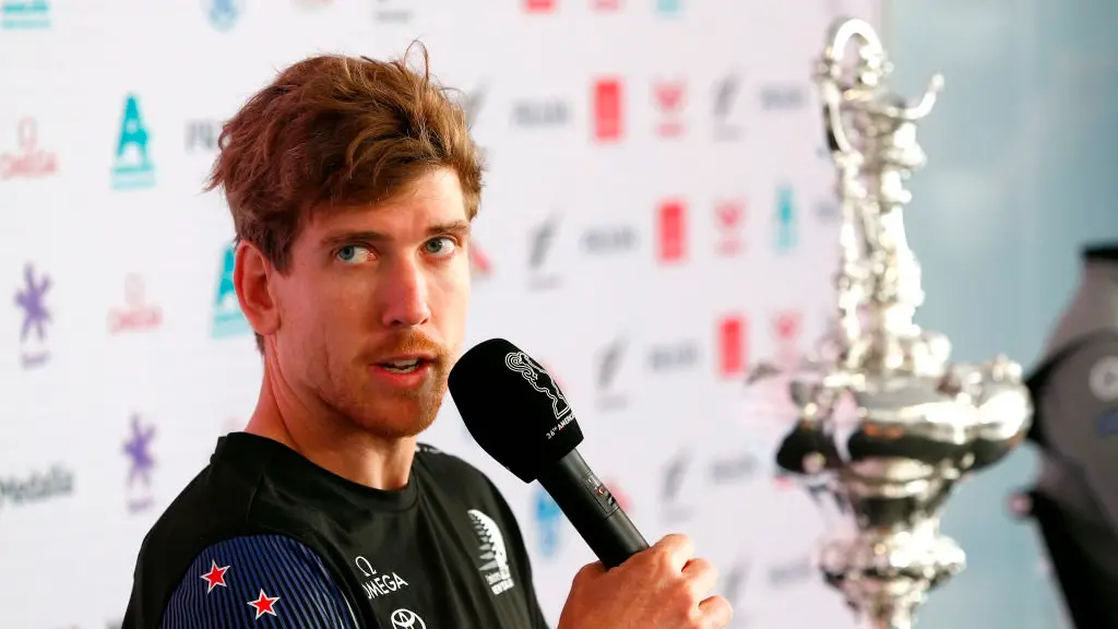 Burling confident ahead of pre-start duel