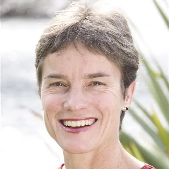 Apology over share-sale censure