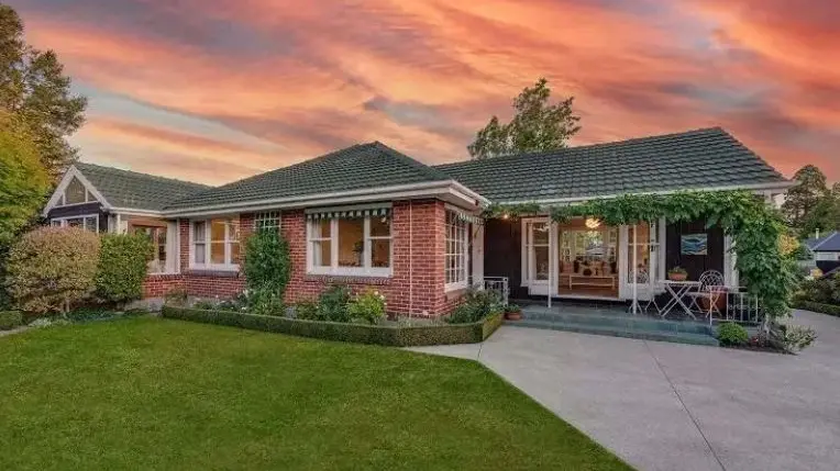Elderly owner in tears as home sells for $1.1 million