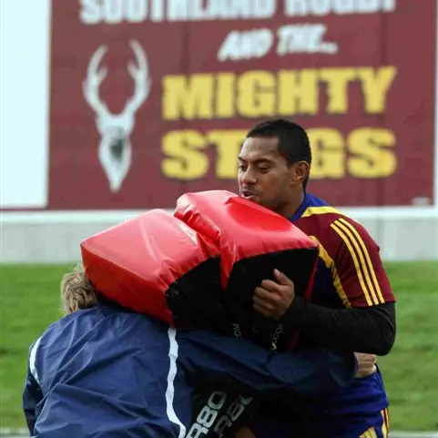 Rugby: Rain points to battle of the boot