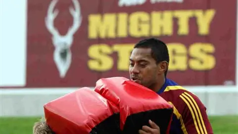 Rugby: Rain points to battle of the boot