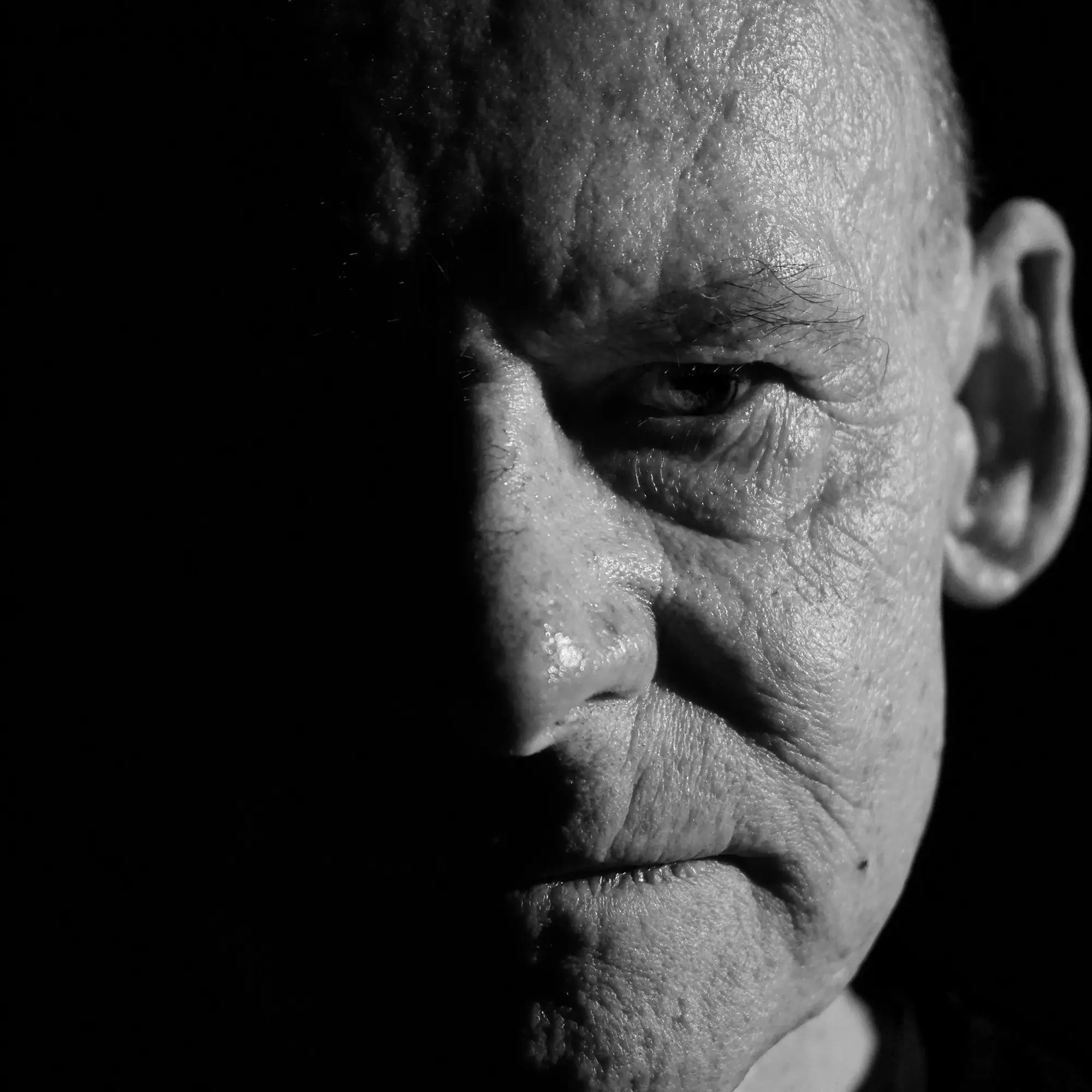 Monologue presents a voice in the dark