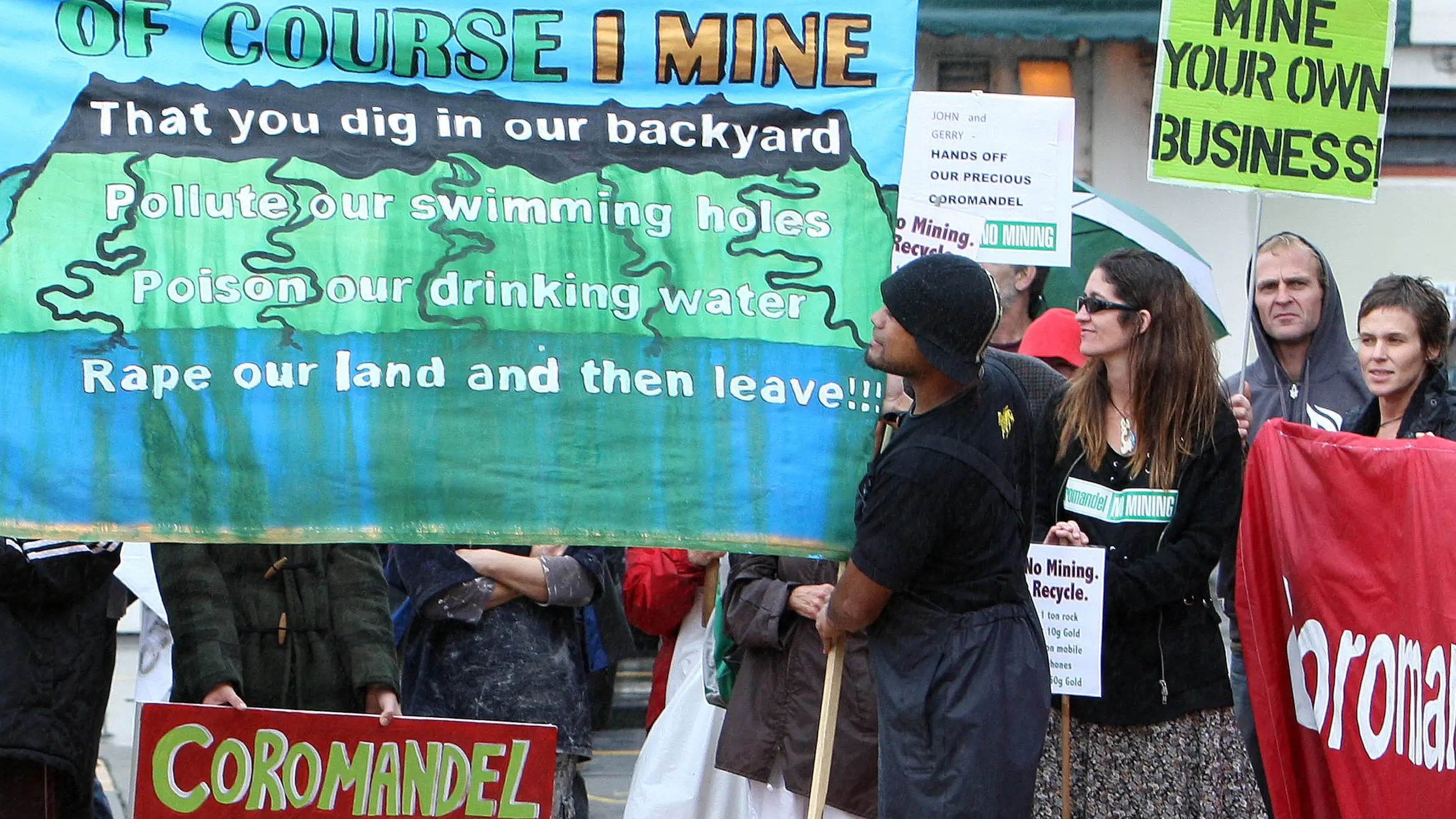 Anti-mining protesters greet Brownlee