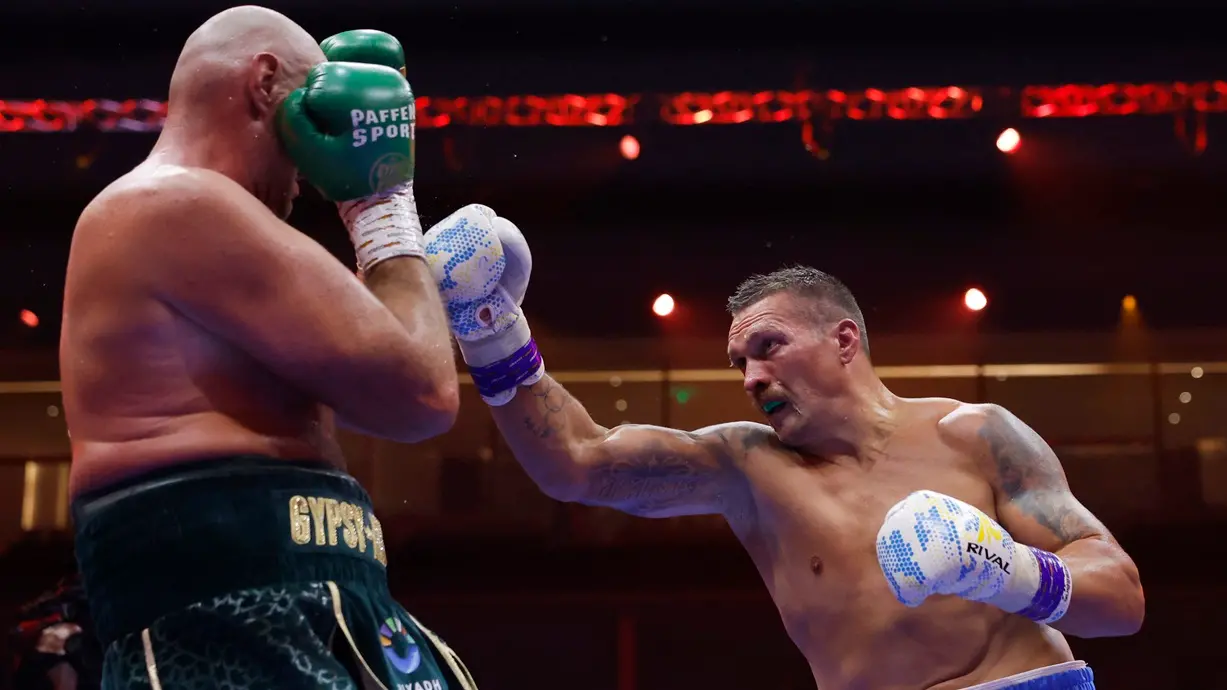 Usyk edges Fury to become undisputed heavyweight champ