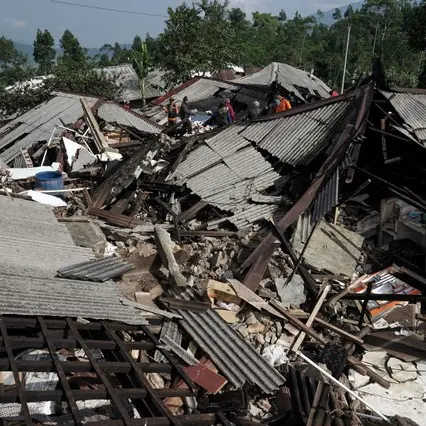 Hundreds flee homes as 4.4 quake hits Indonesia