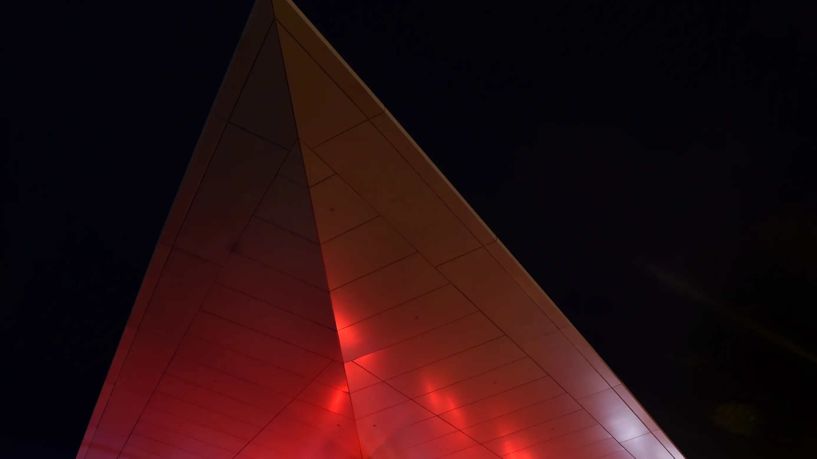 Red to mark Anzac Day at museum
