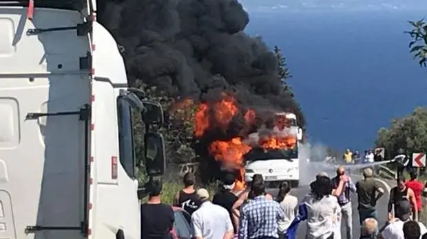 Kiwis escape burning bus at Gallipoli