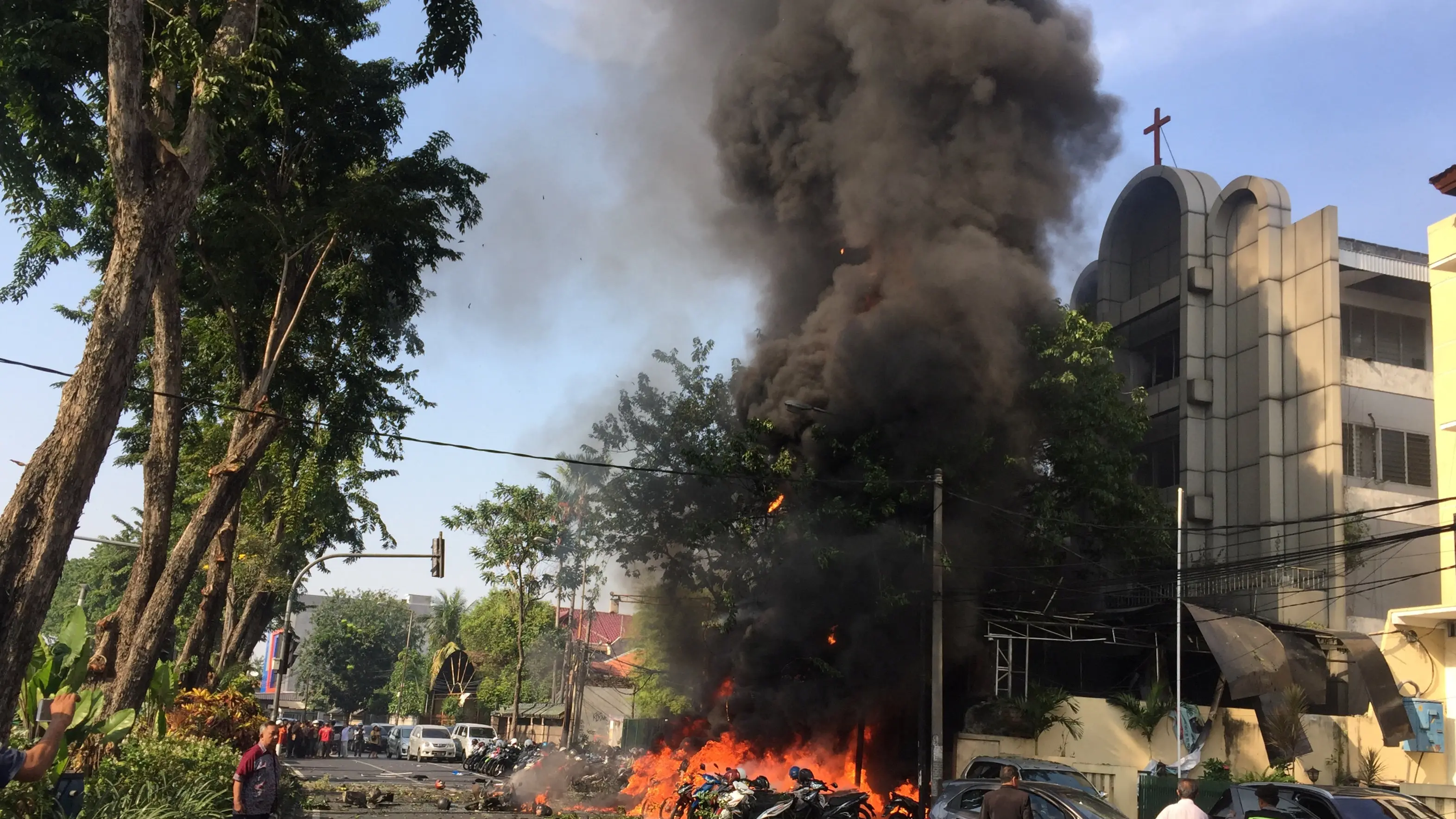 IS inspired bombers kill 11 in Indonesian church attacks