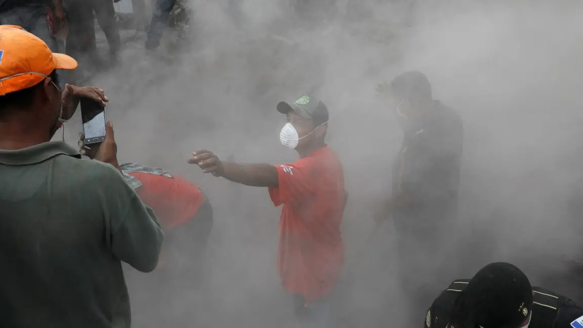 Volcano search suspended as toll tops 100