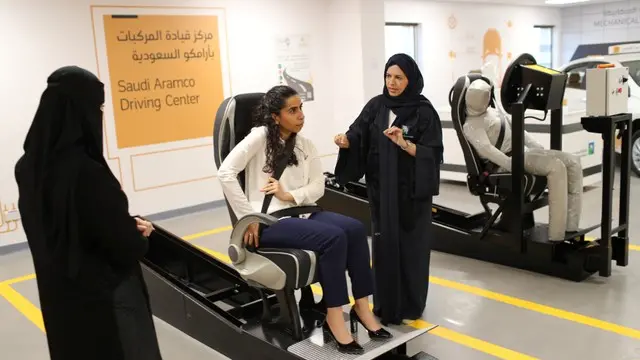 Saudi Arabian women get ready to steer their lives