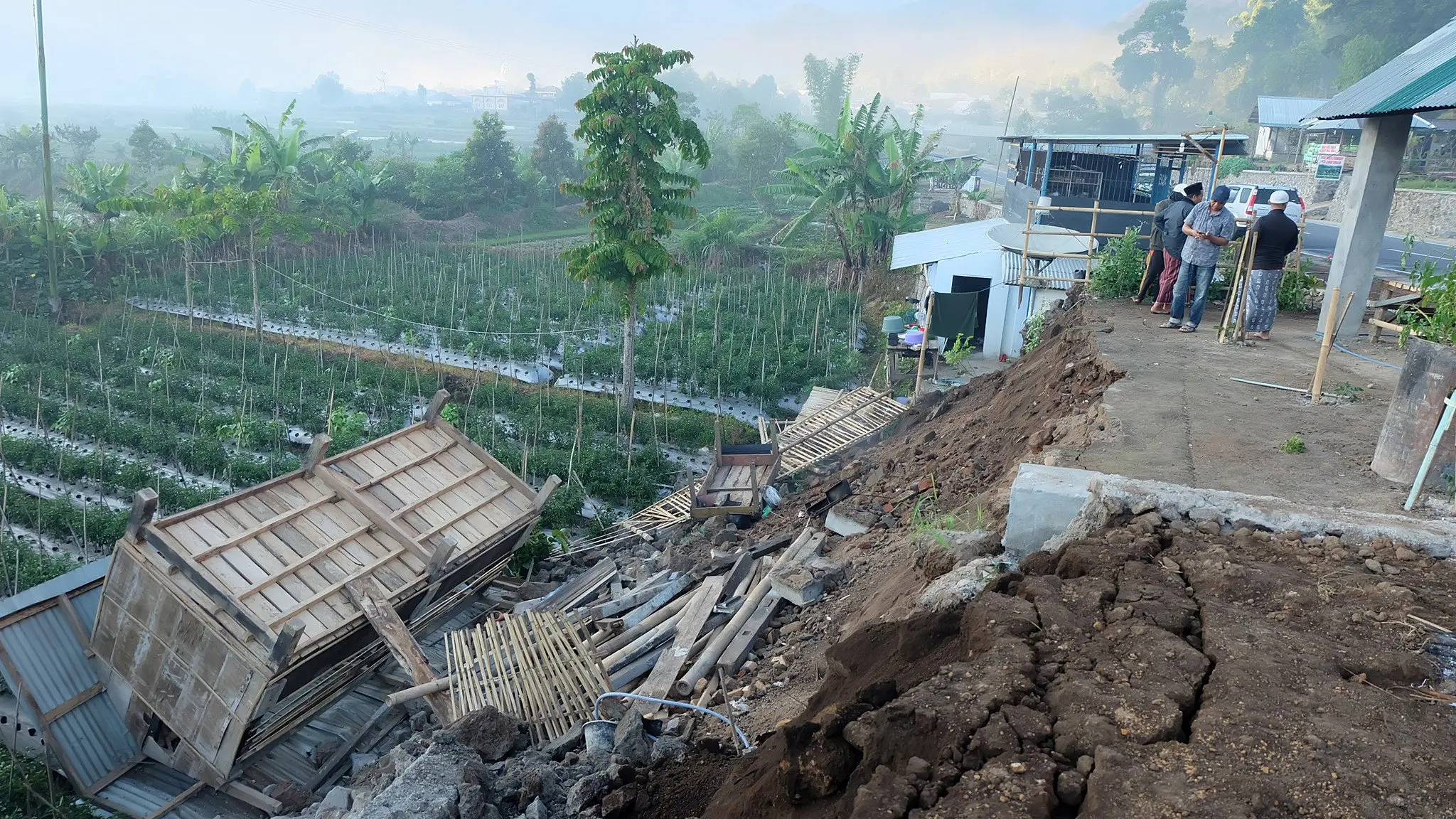 Quake kills at least 10 on Lombok