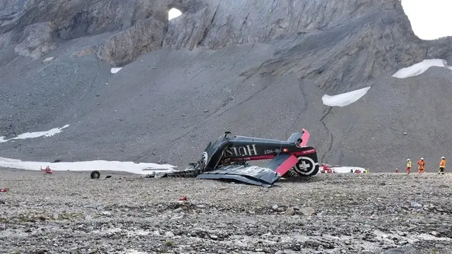 Twenty killed in plane crash in Swiss Alps